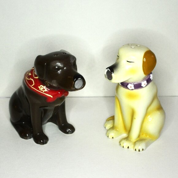 Adorable Kissing Dogs Ceramic Salt And Pepper Shakers Dining Accessories Pets - Picture 3 of 7
